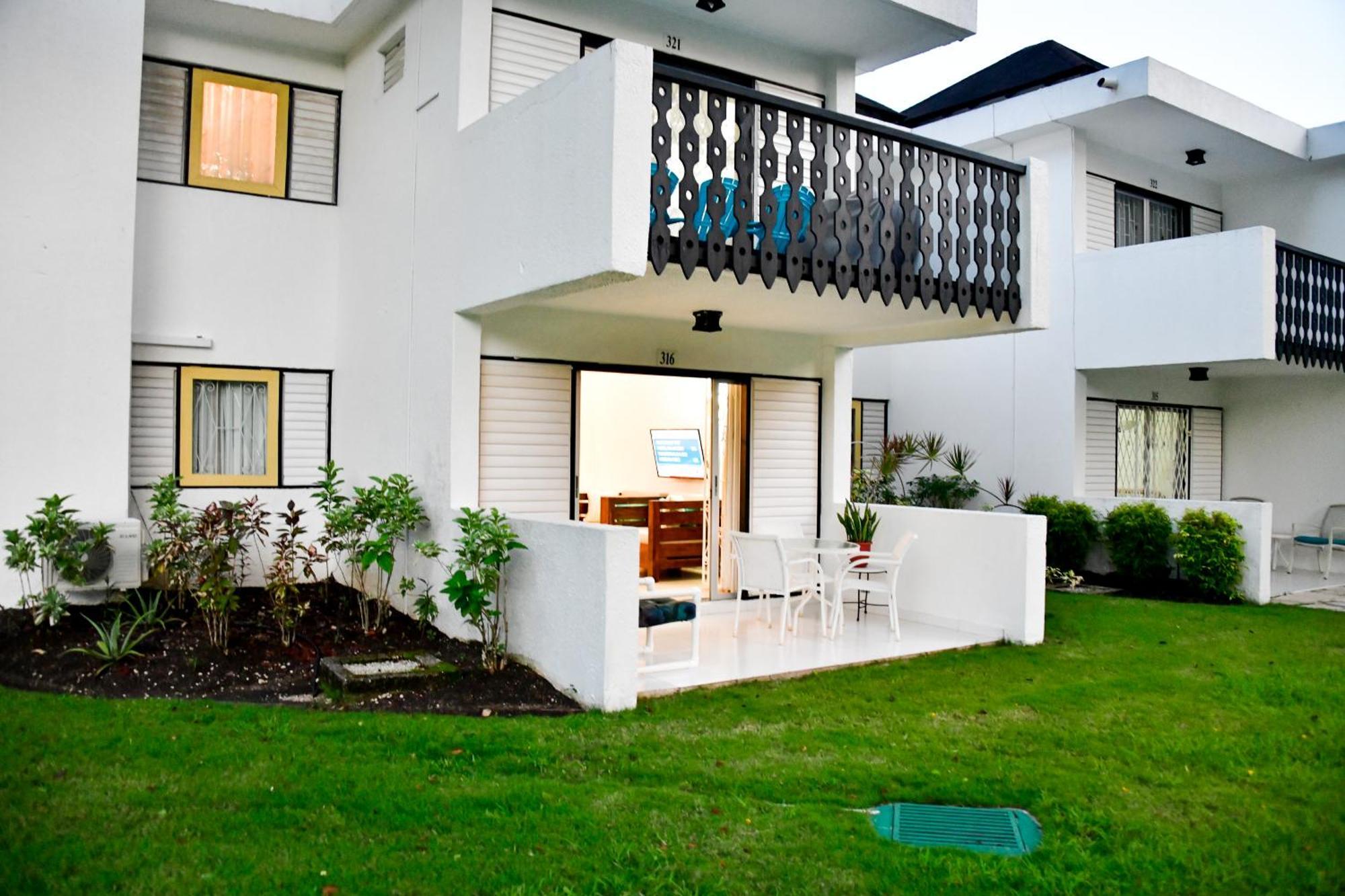 Appartamento 316 Moonshine Bridgetown Esterno foto